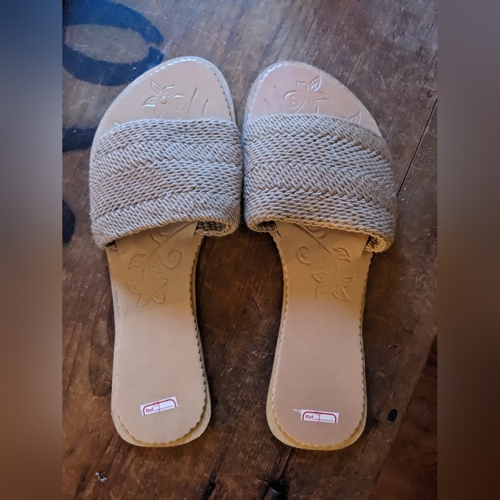 Size 9 sandal flats